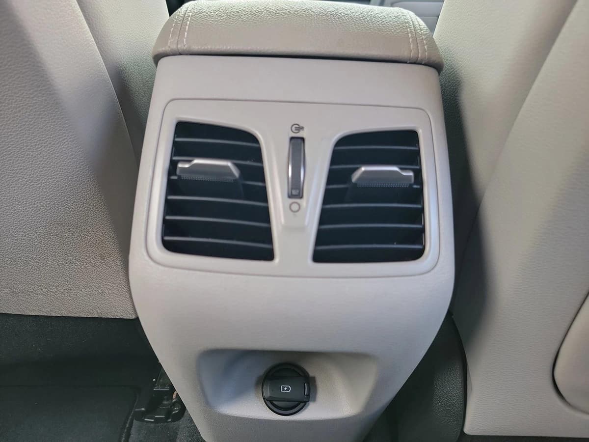 2018 Hyundai Sonata - Image 13