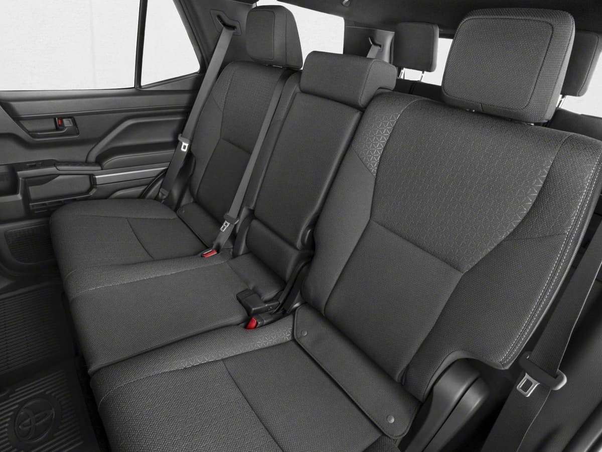 2026 Toyota 4Runner - Image 9