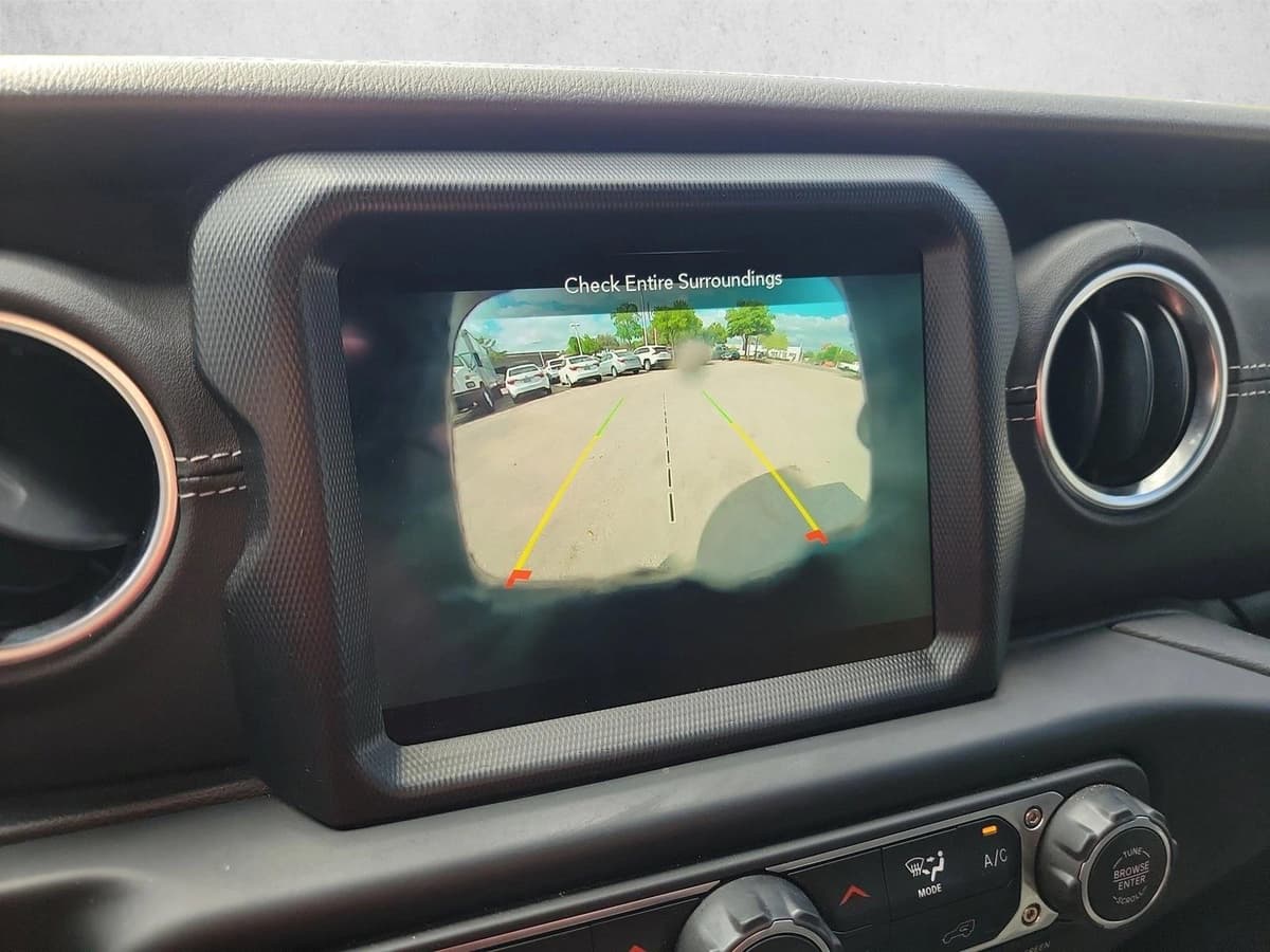 2022 Jeep Wrangler Unlimited 4xe - Image 25