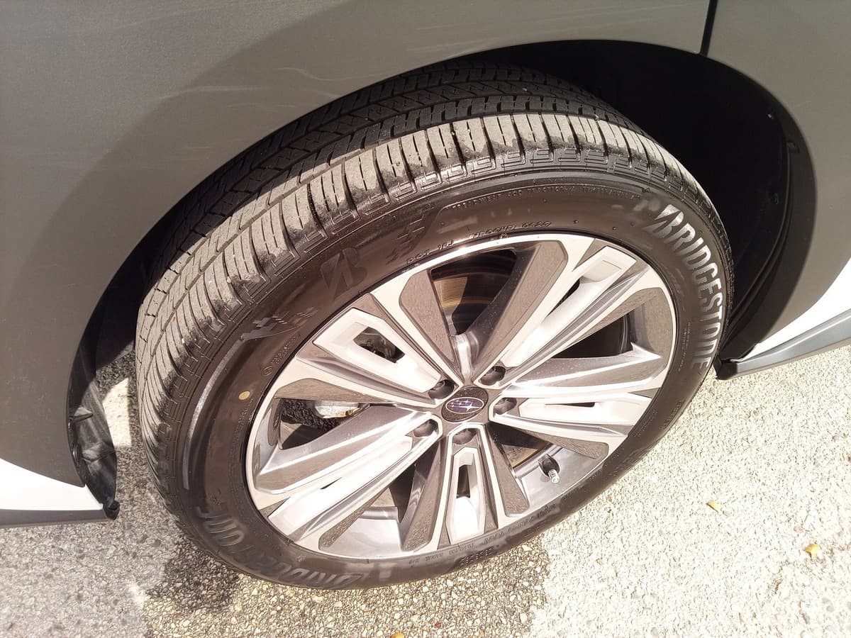 2025 Subaru Solterra - Image 11