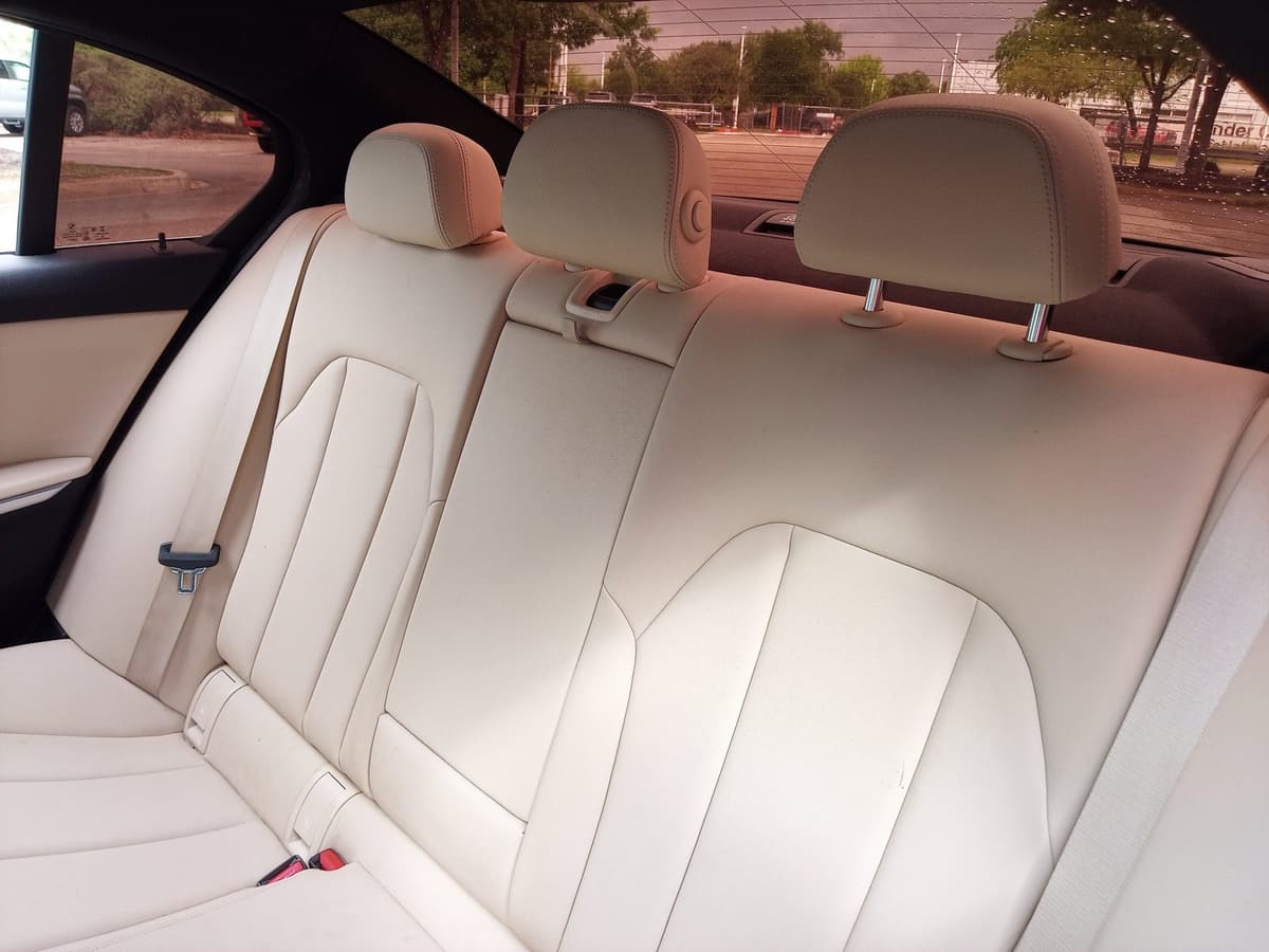 2019 BMW 330i - Image 14