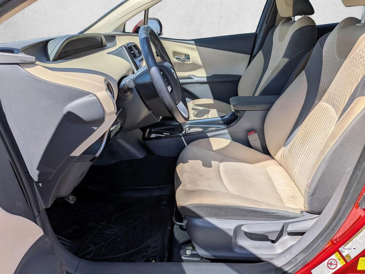 2016 Toyota Prius - Image 17