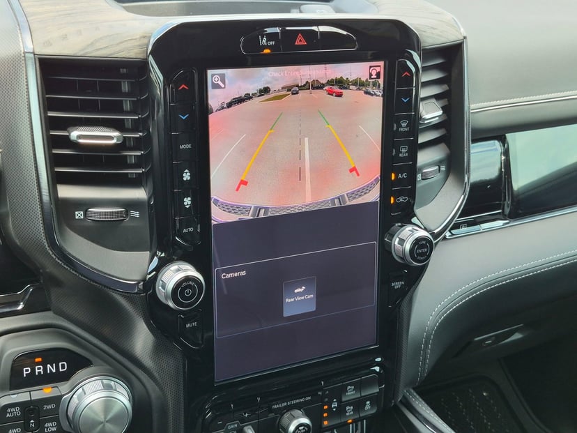 2025 Ram 1500 - Image 13