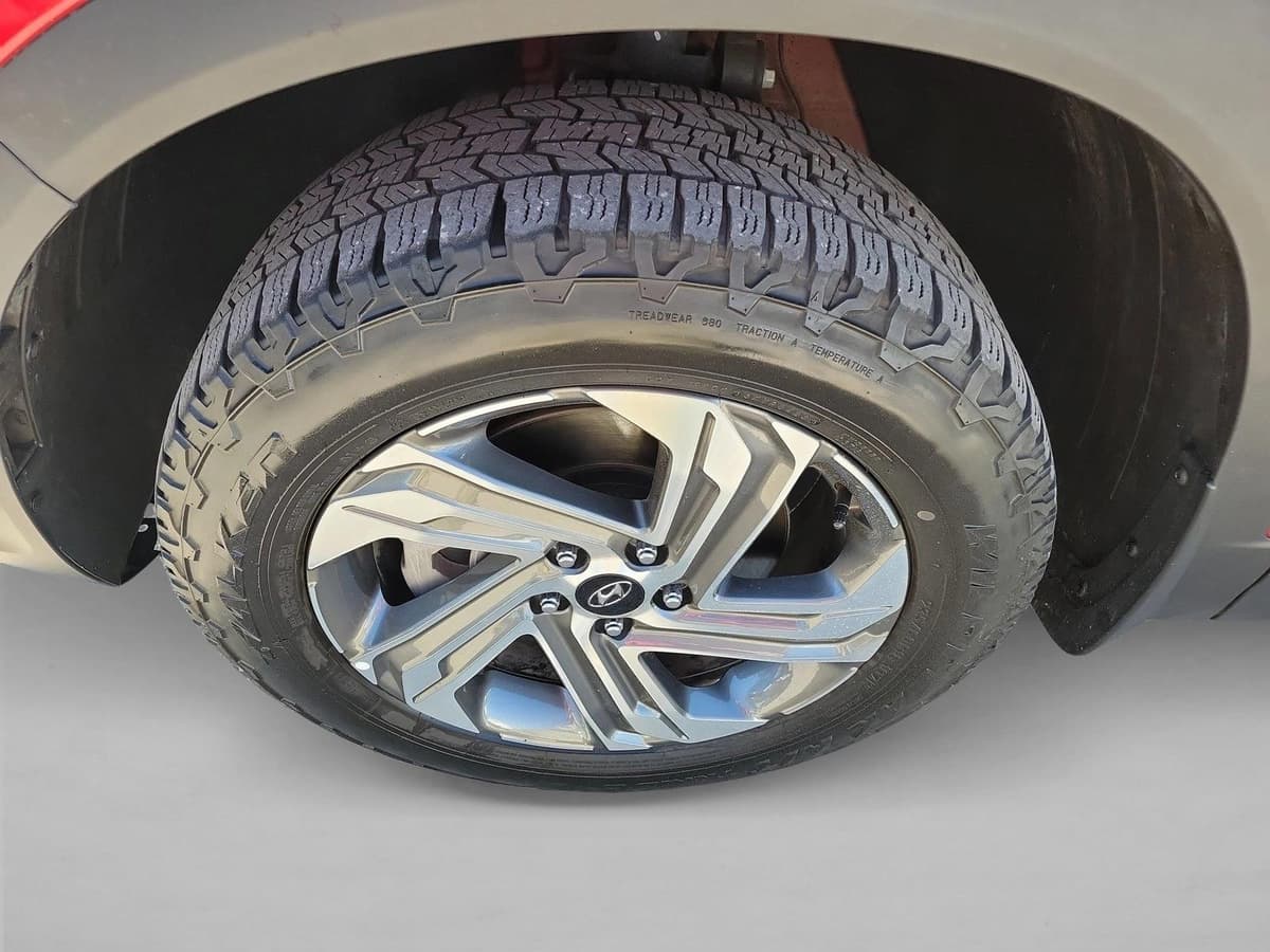 2023 Hyundai Santa Fe - Image 9