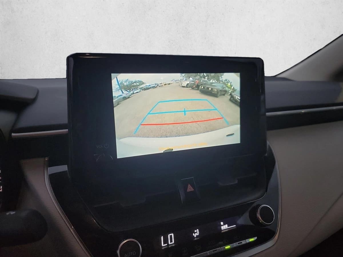 2025 Toyota Corolla - Image 22