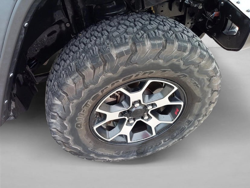 2023 Jeep Wrangler - Image 10
