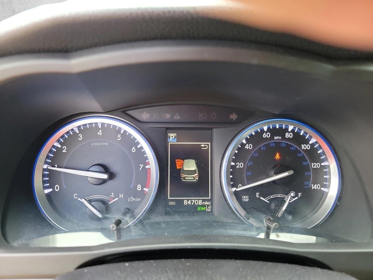 2017 Toyota Highlander - Image 18