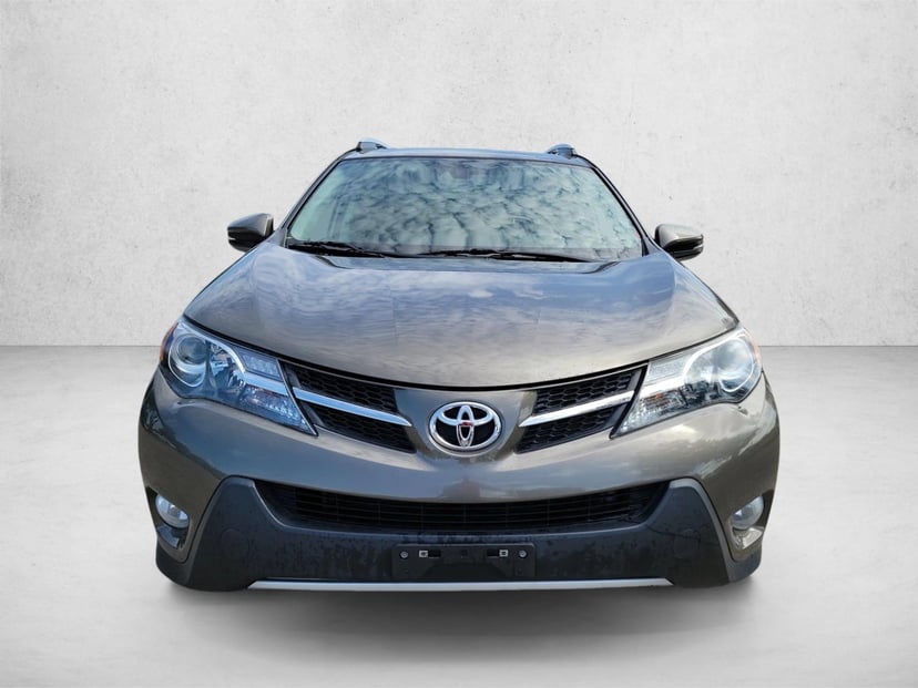 2015 Toyota RAV4 - Image 2