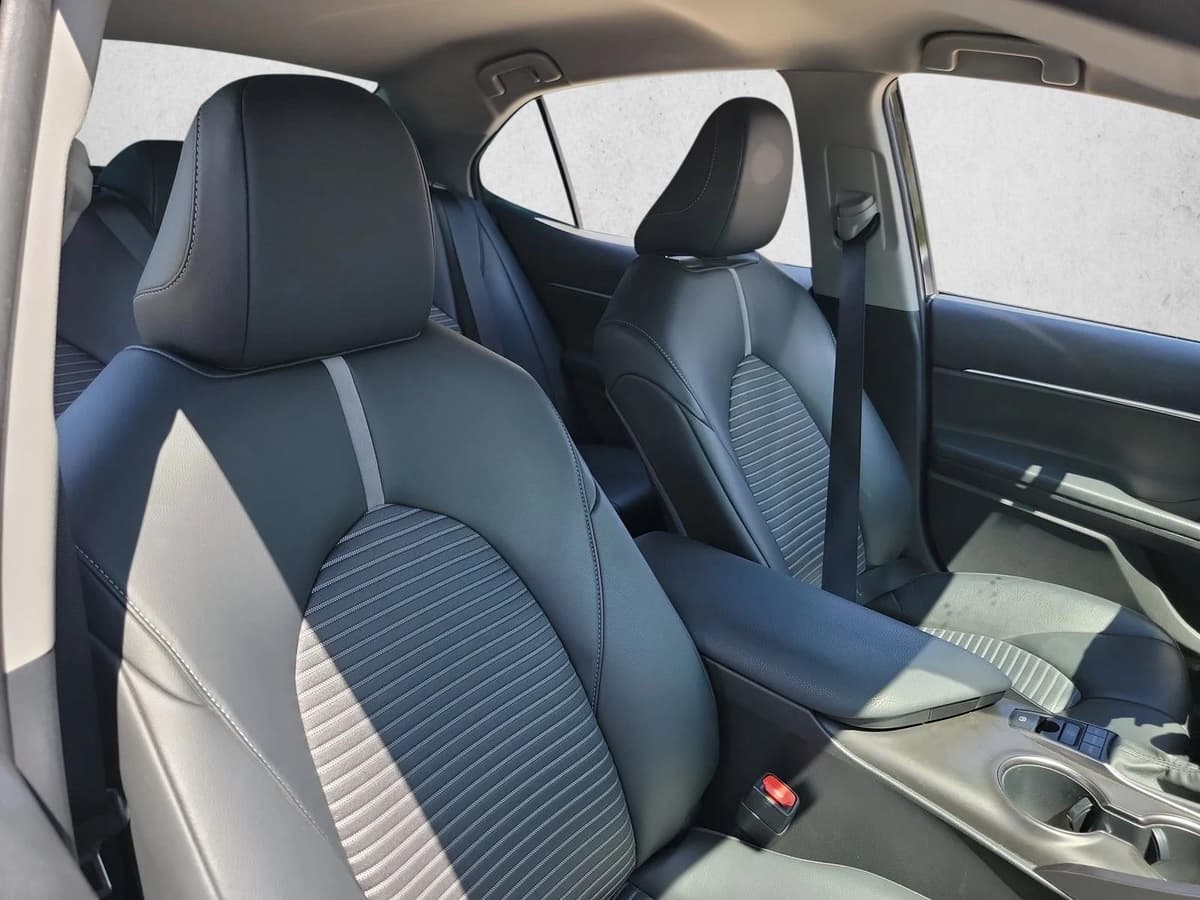 2022 Toyota Camry - Image 12