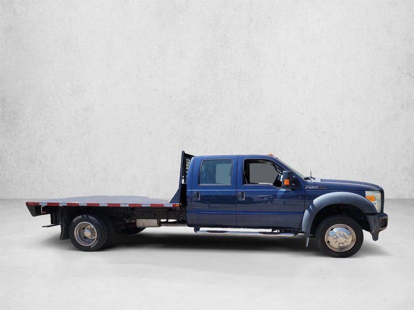 2015 Ford F-450 Chassis - Image 2