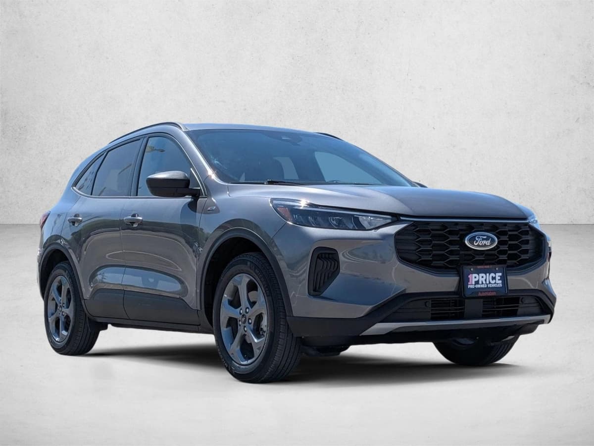 2025 Ford Escape - Image 3