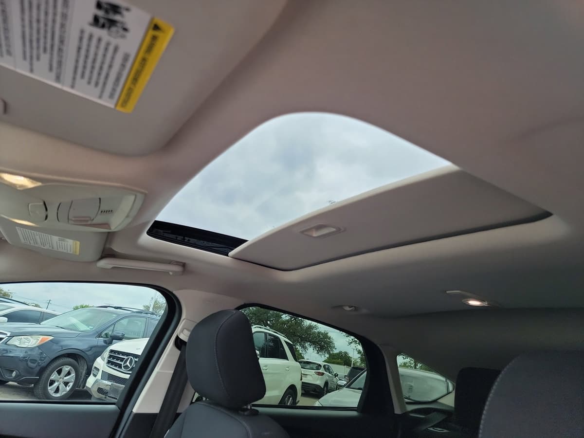 2017 Ford Focus - Image 15