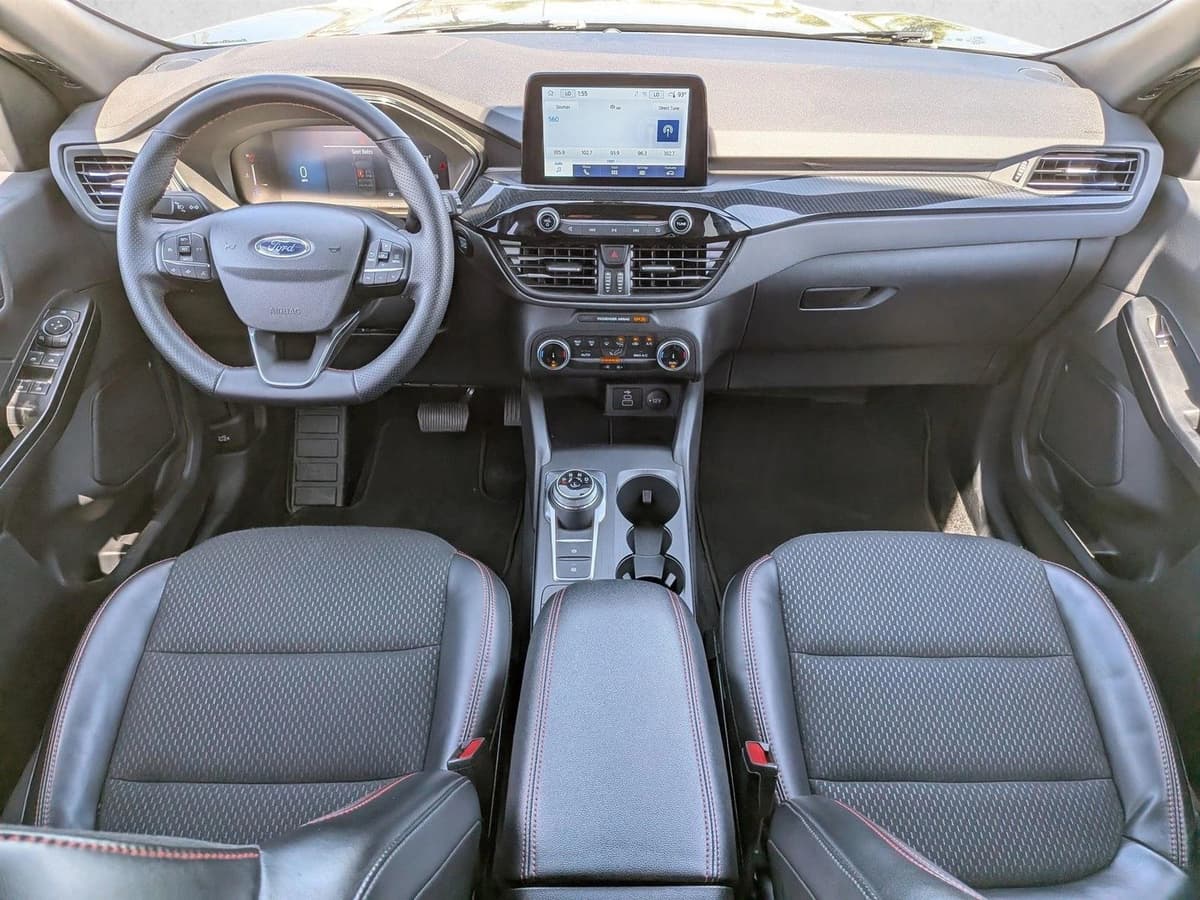 2025 Ford Escape - Image 18