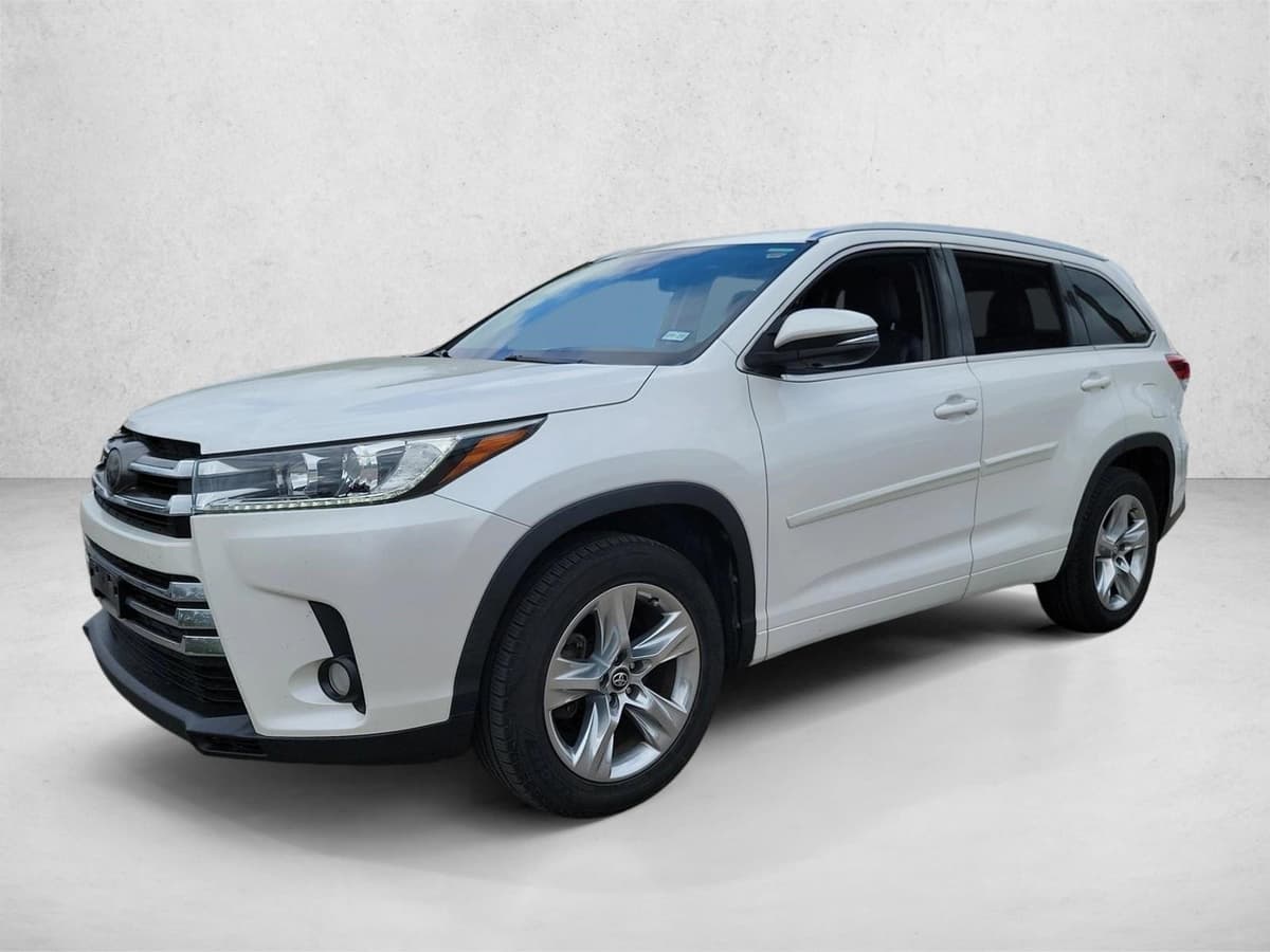 2017 Toyota Highlander - Image 1