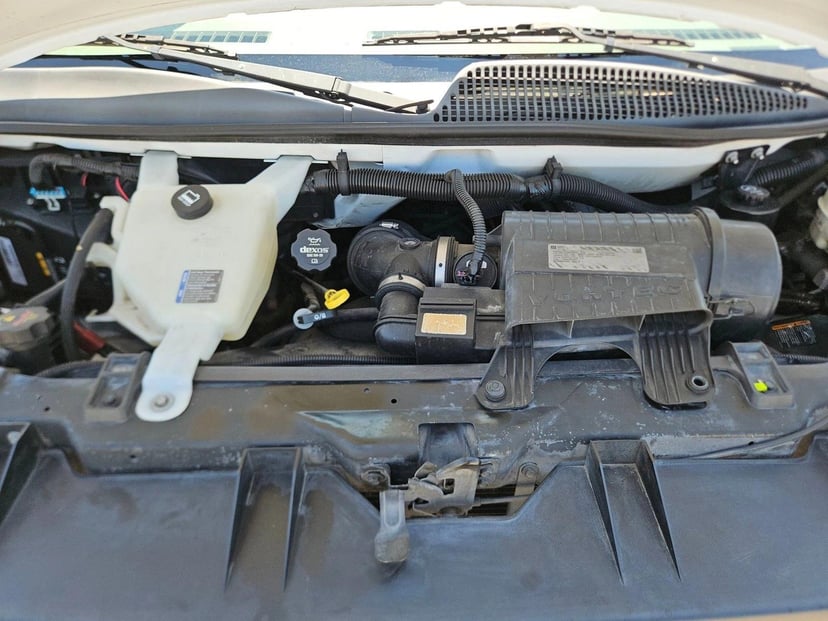 2015 Chevrolet Express 2500 - Image 20