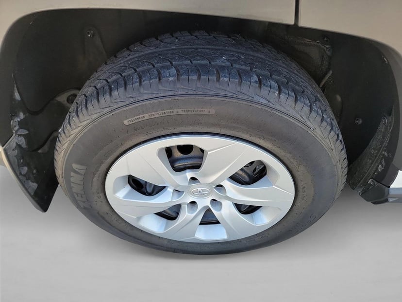 2021 Toyota RAV4 - Image 11