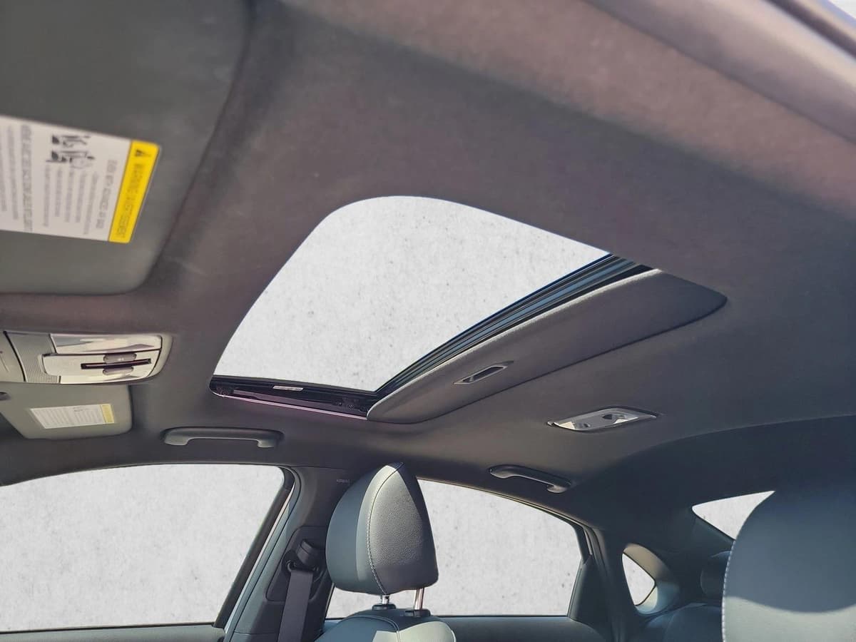 2023 Kia Forte - Image 18