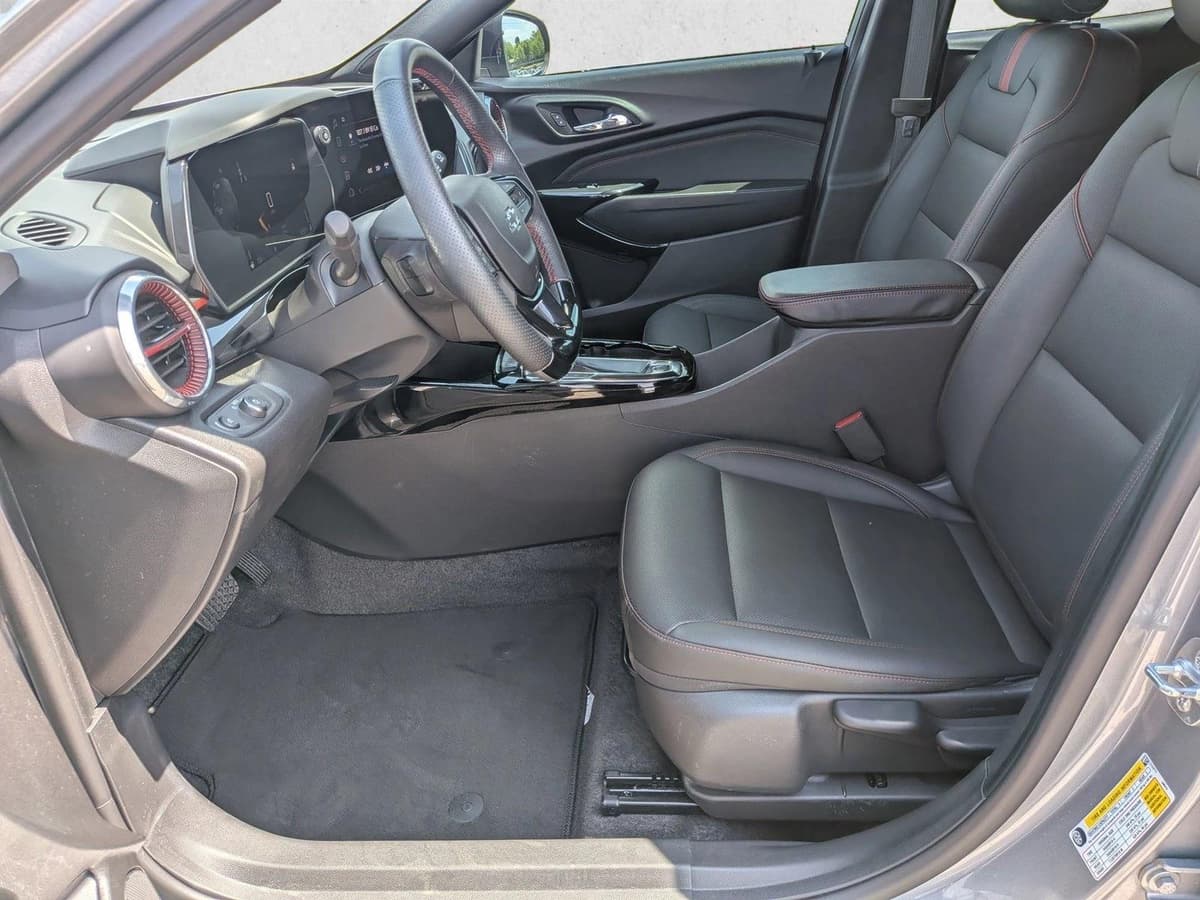 2025 Chevrolet Trax - Image 16