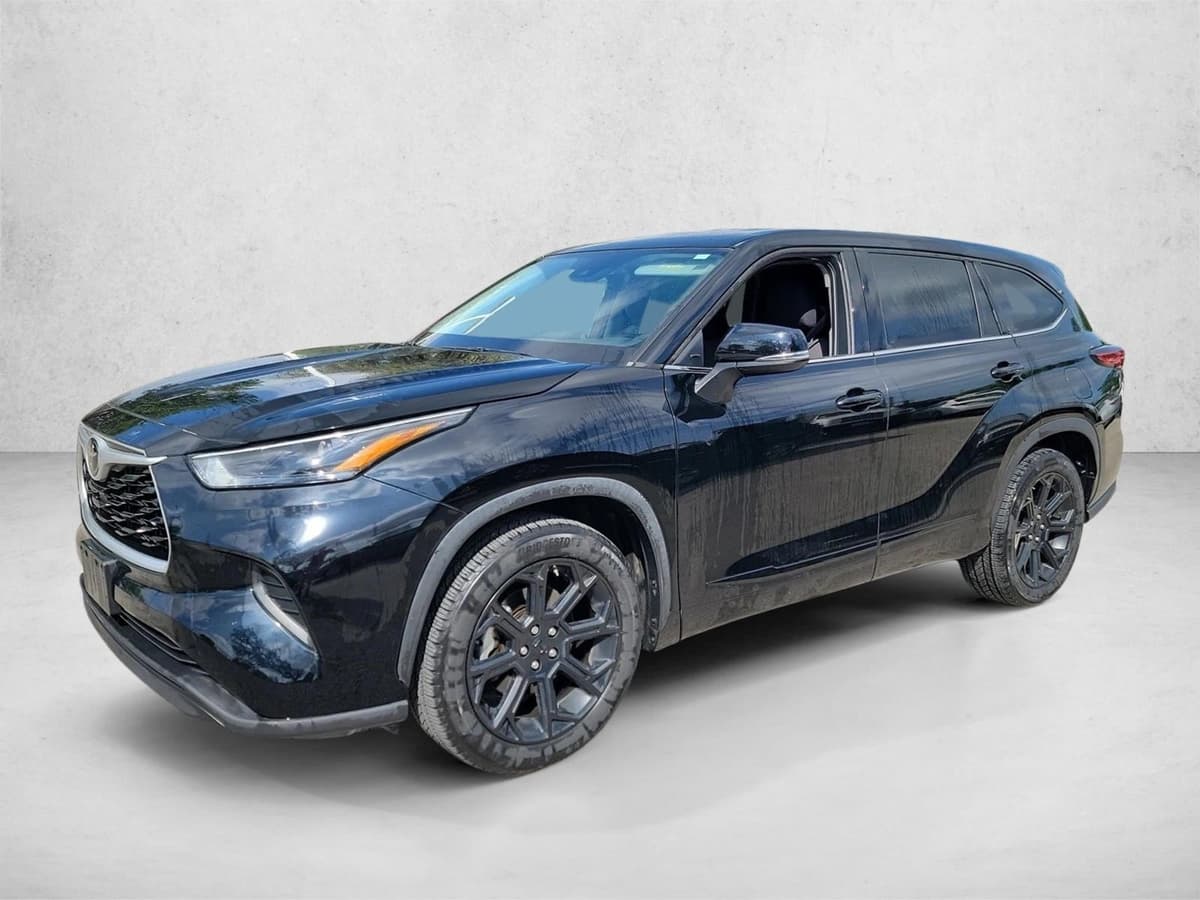 2022 Toyota Highlander - Image 1