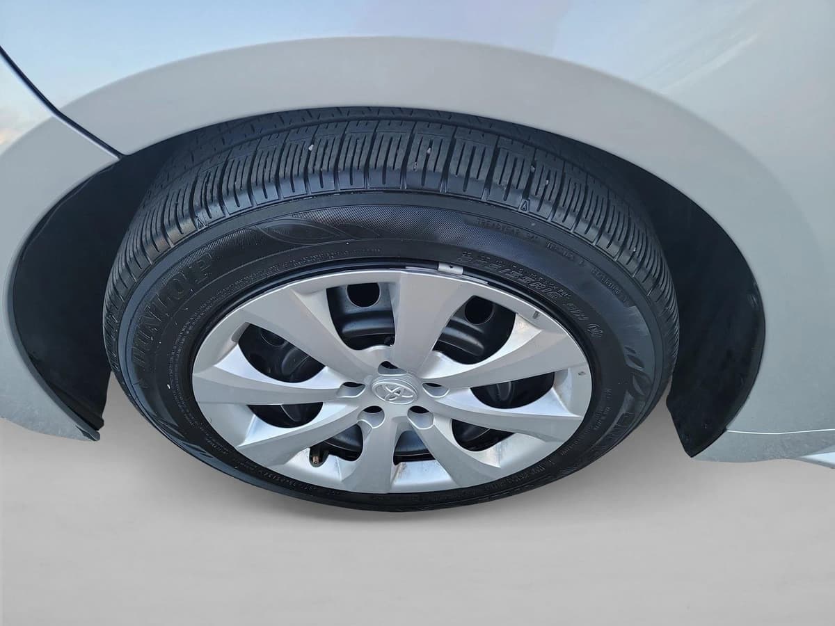 2025 Toyota Corolla - Image 9