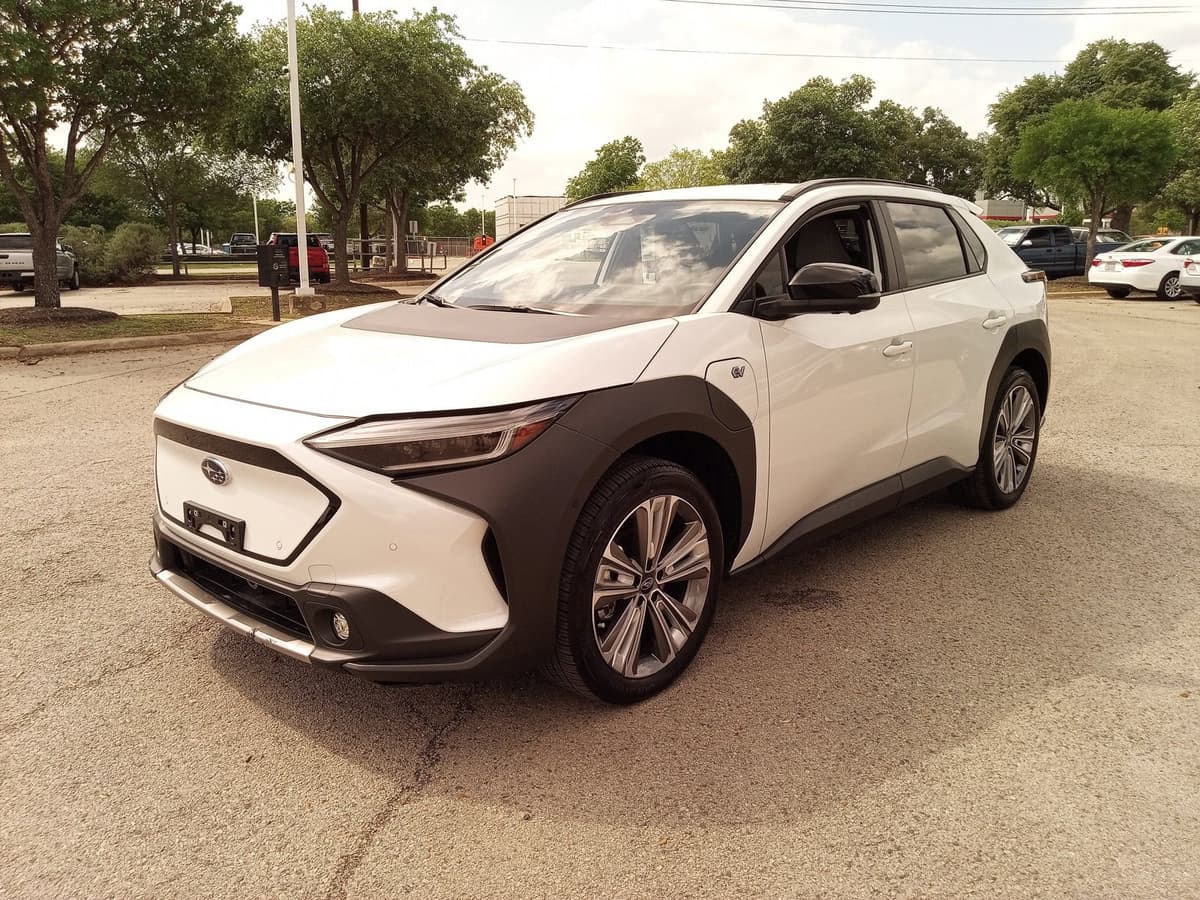 2025 Subaru Solterra - Image 1