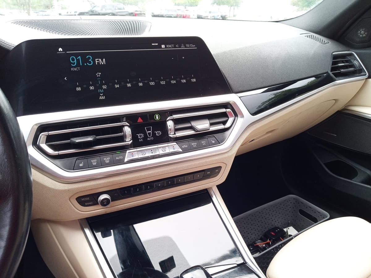 2019 BMW 330i - Image 21