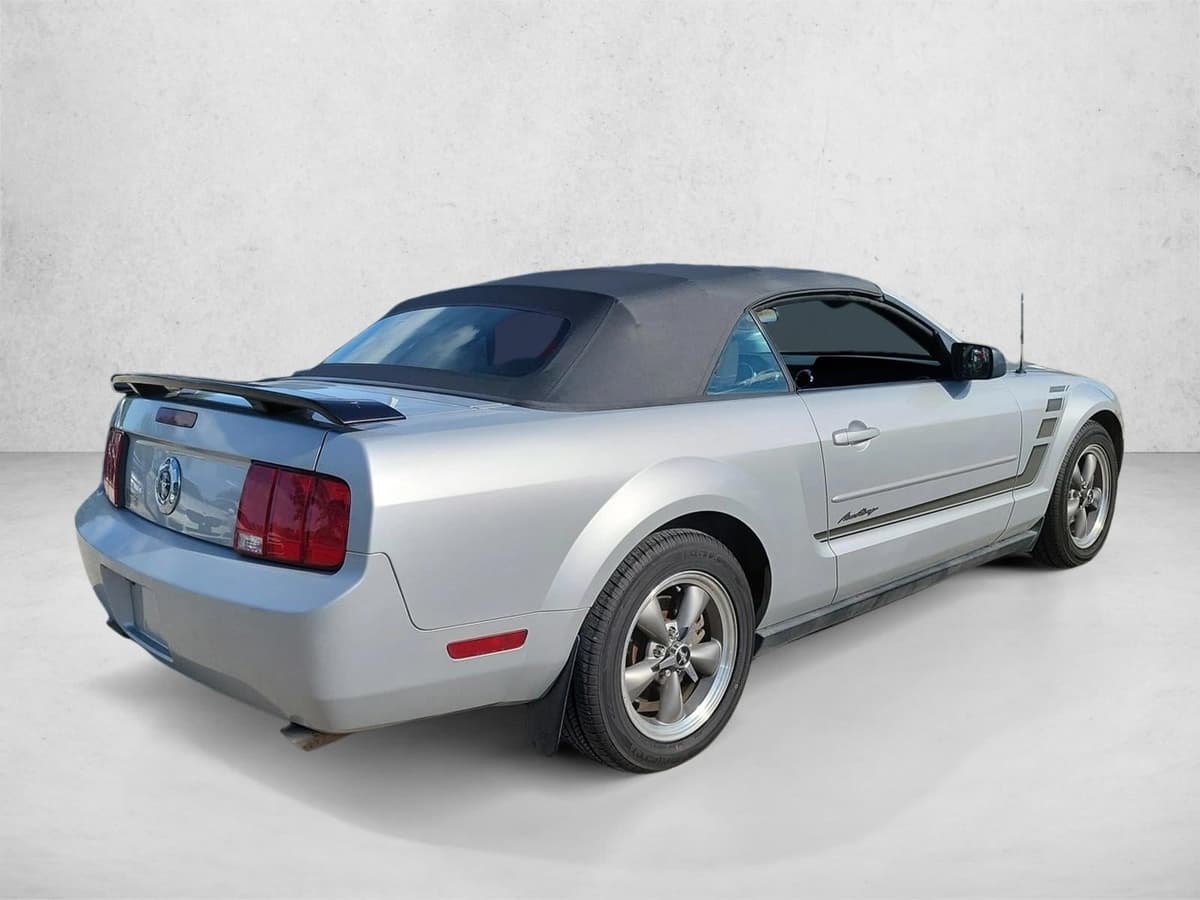 2007 Ford Mustang - Image 5