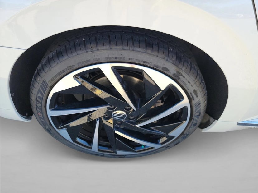 2023 Volkswagen Arteon - Image 11