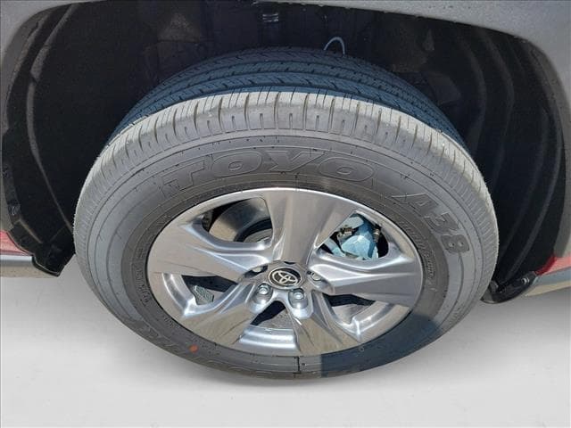 2025 Toyota RAV4 Hybrid - Image 10