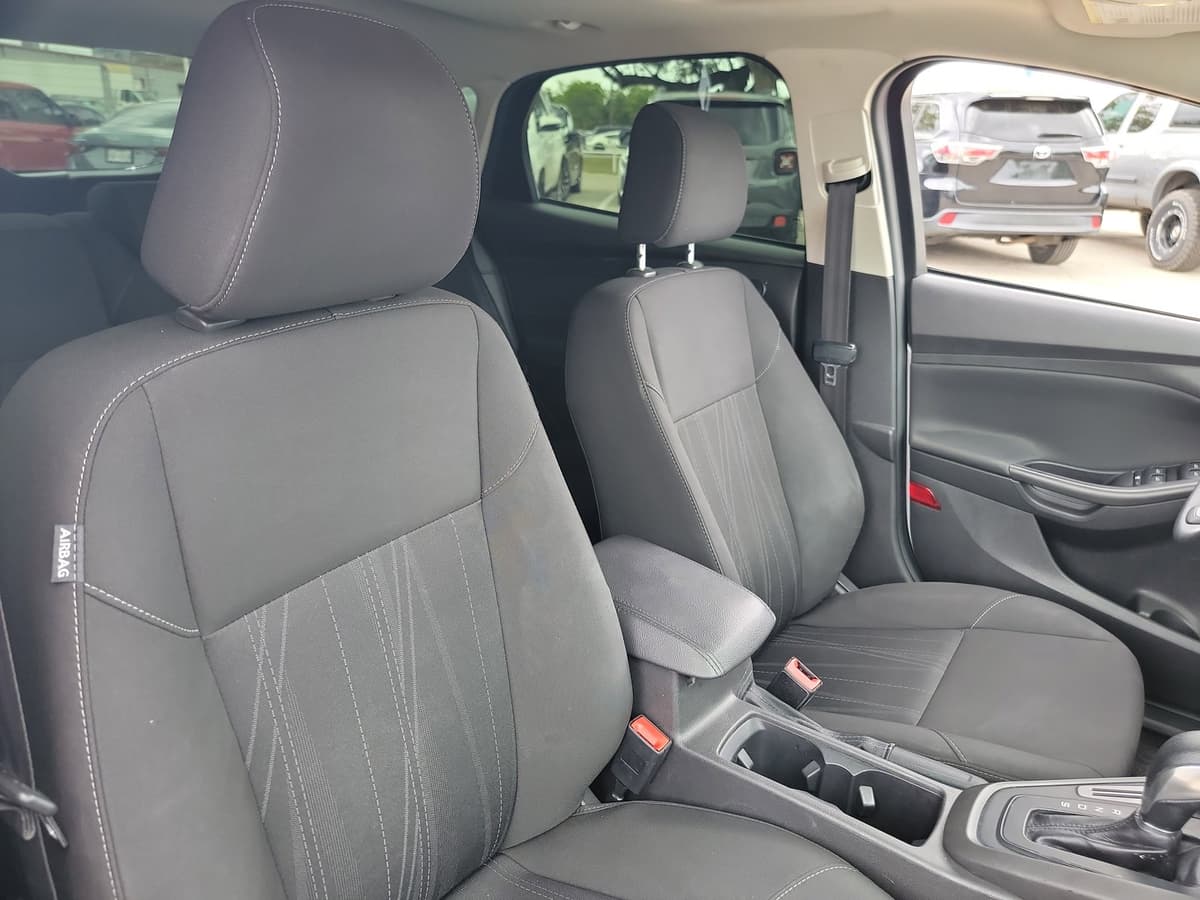 2017 Ford Focus - Image 12