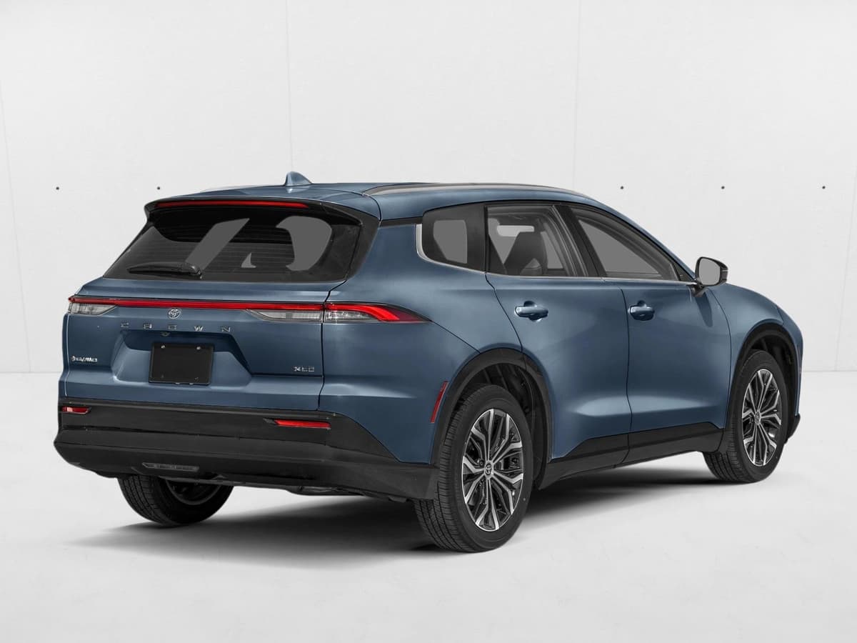 2026 Toyota Crown Signia - Image 2