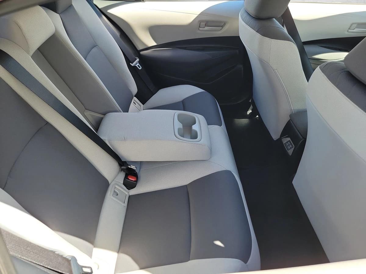 2025 Toyota Corolla - Image 15