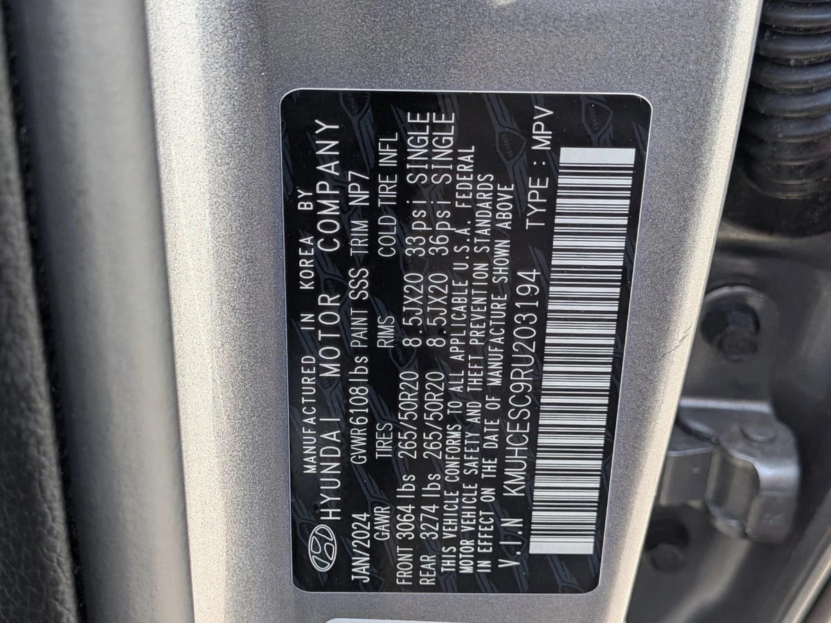 2024 Genesis GV80 - Image 25