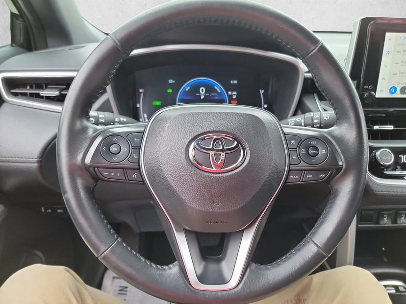 2023 Toyota Corolla Cross Hybrid - Image 11