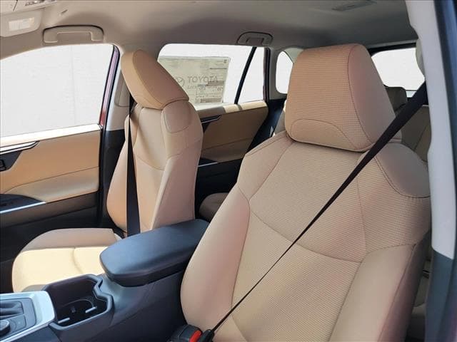 2025 Toyota RAV4 Hybrid - Image 13