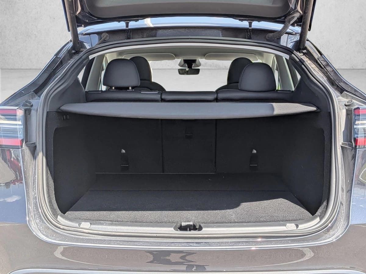 2024 Tesla Model Y - Image 7