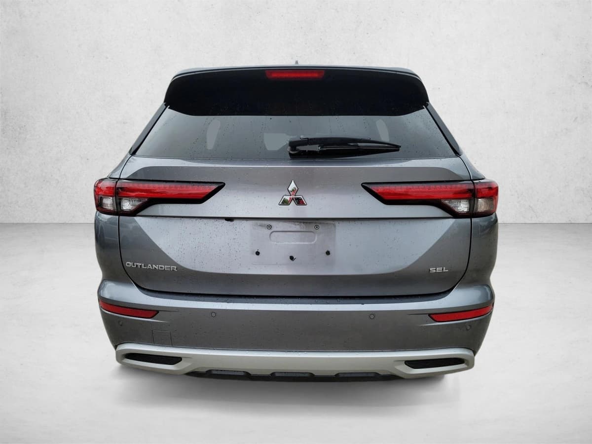 2024 Mitsubishi Outlander - Image 5