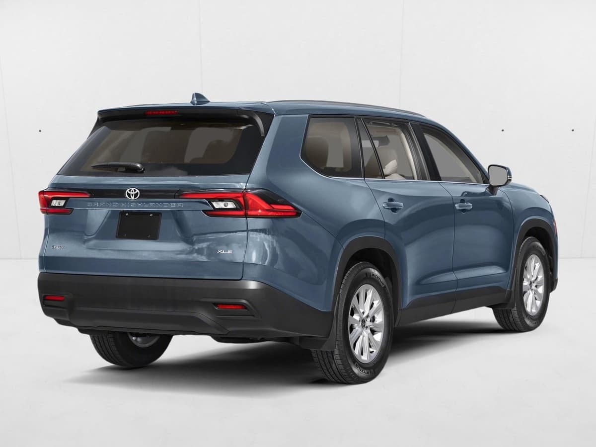 2026 Toyota Grand Highlander Hybrid - Image 2