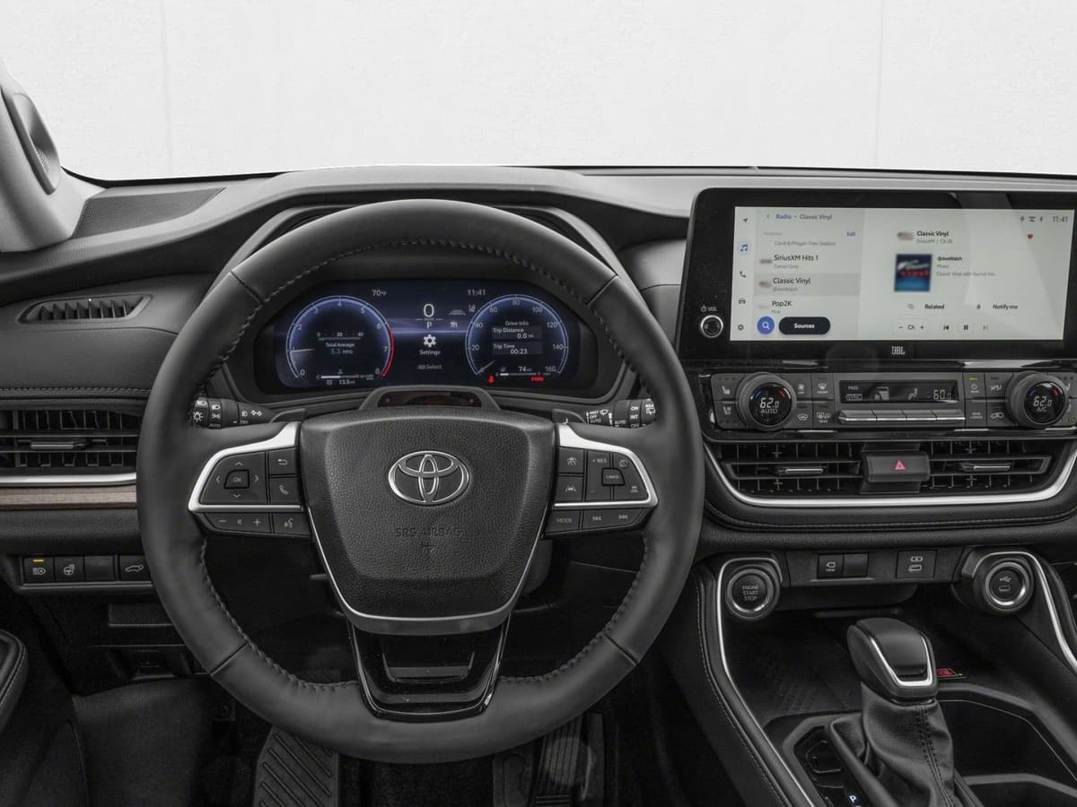 2026 Toyota Grand Highlander - Image 4