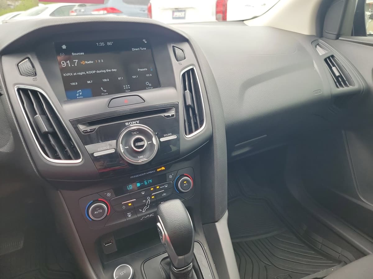 2017 Ford Focus - Image 19