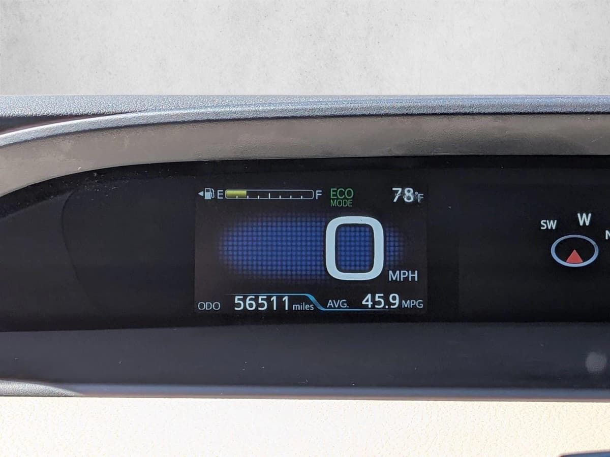 2016 Toyota Prius - Image 11