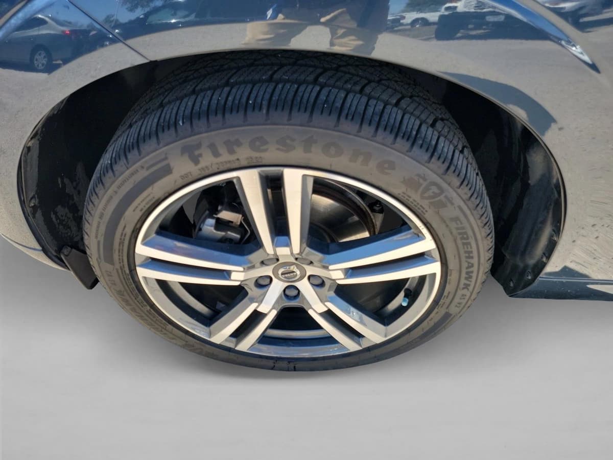 2021 Volvo XC60 - Image 9