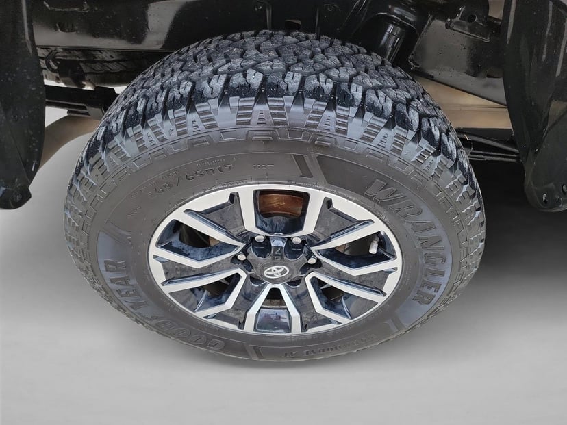 2022 Toyota Tacoma - Image 11