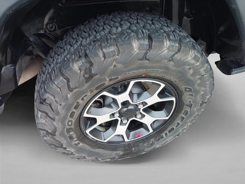 2023 Jeep Wrangler - Image 11