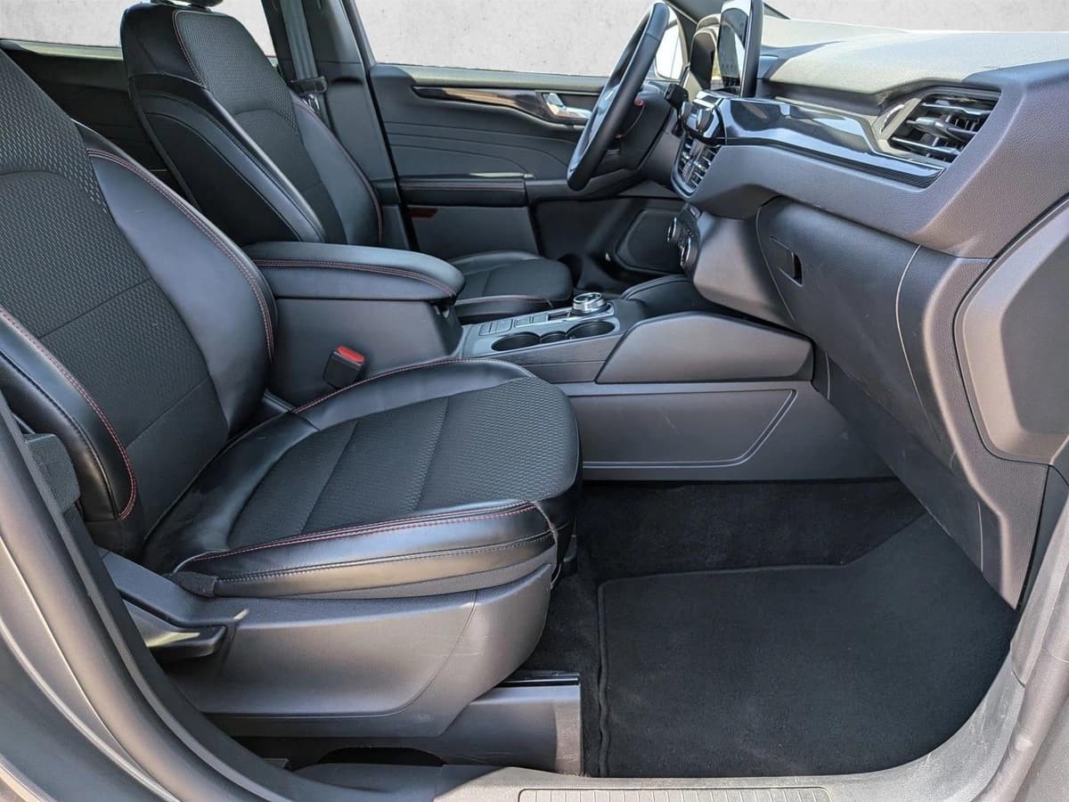 2025 Ford Escape - Image 21