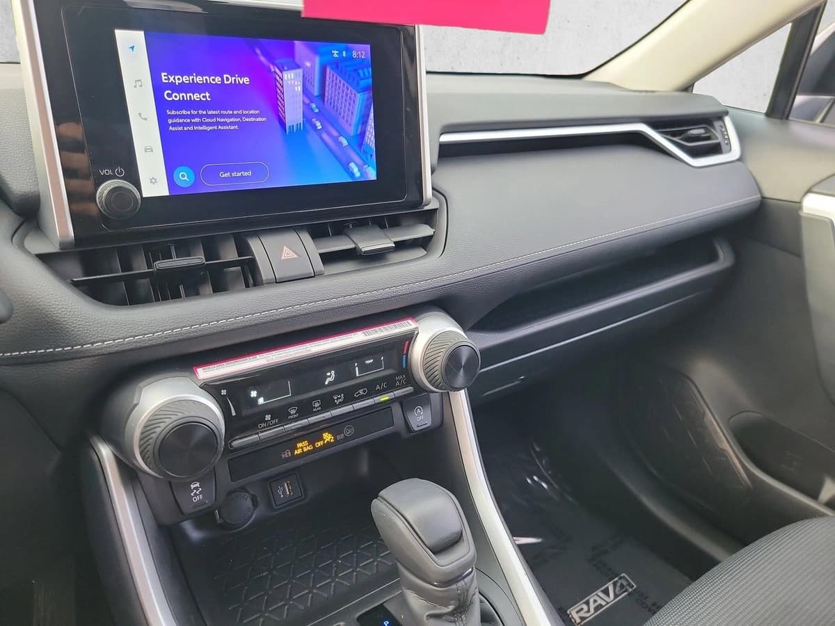 2024 Toyota RAV4 - Image 19