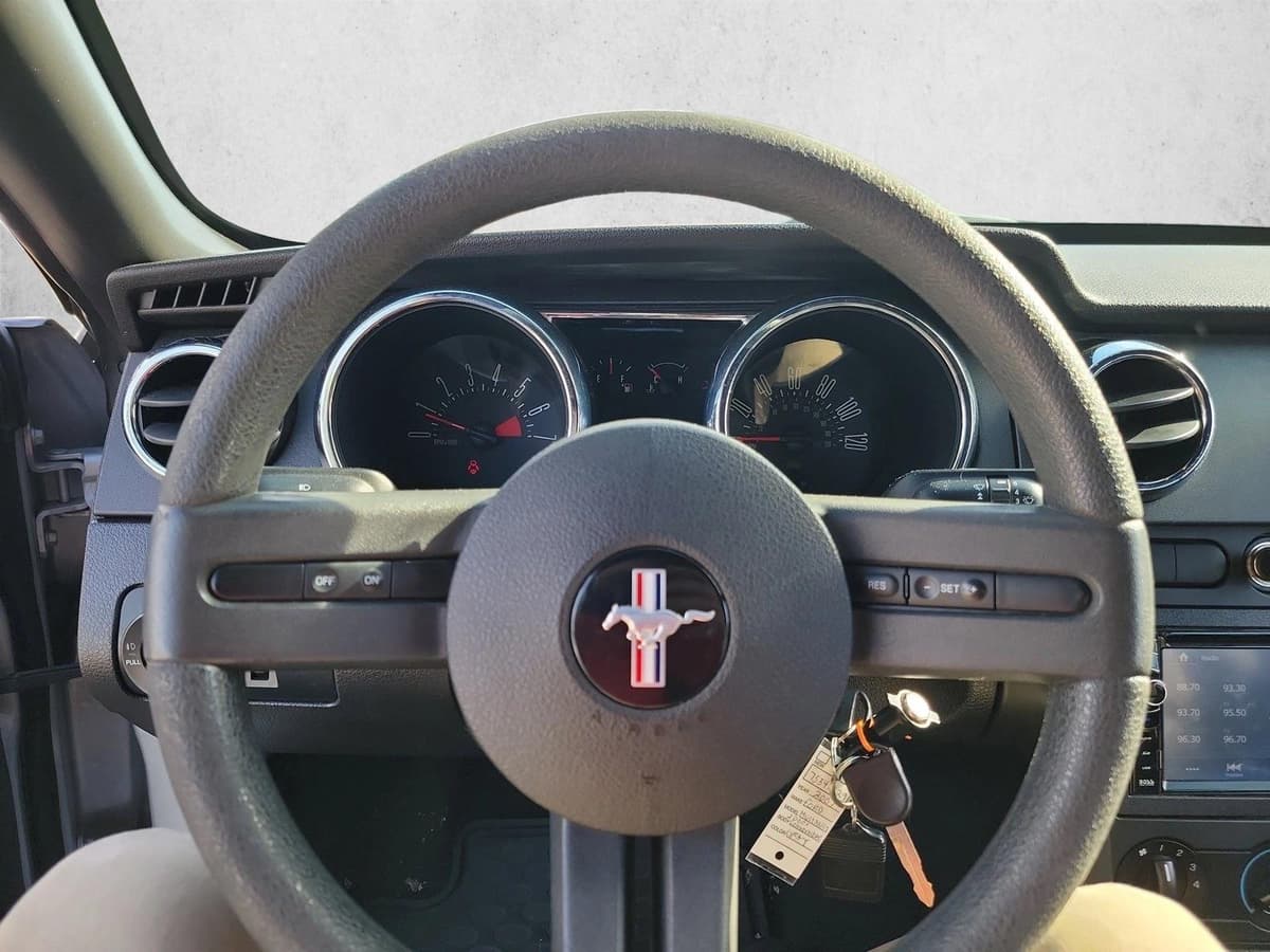 2007 Ford Mustang - Image 16