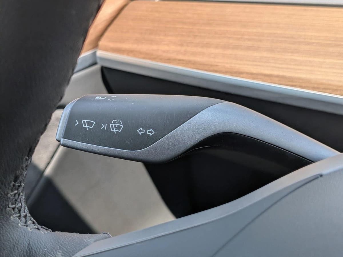 2024 Tesla Model Y - Image 15