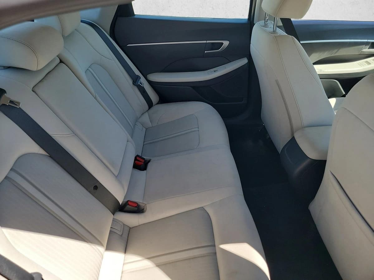 2025 Hyundai Sonata - Image 16