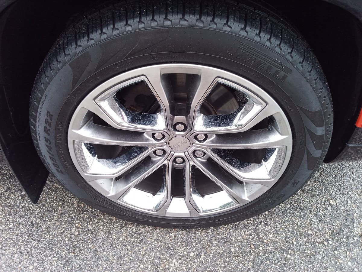 2023 Jeep Grand Wagoneer - Image 10